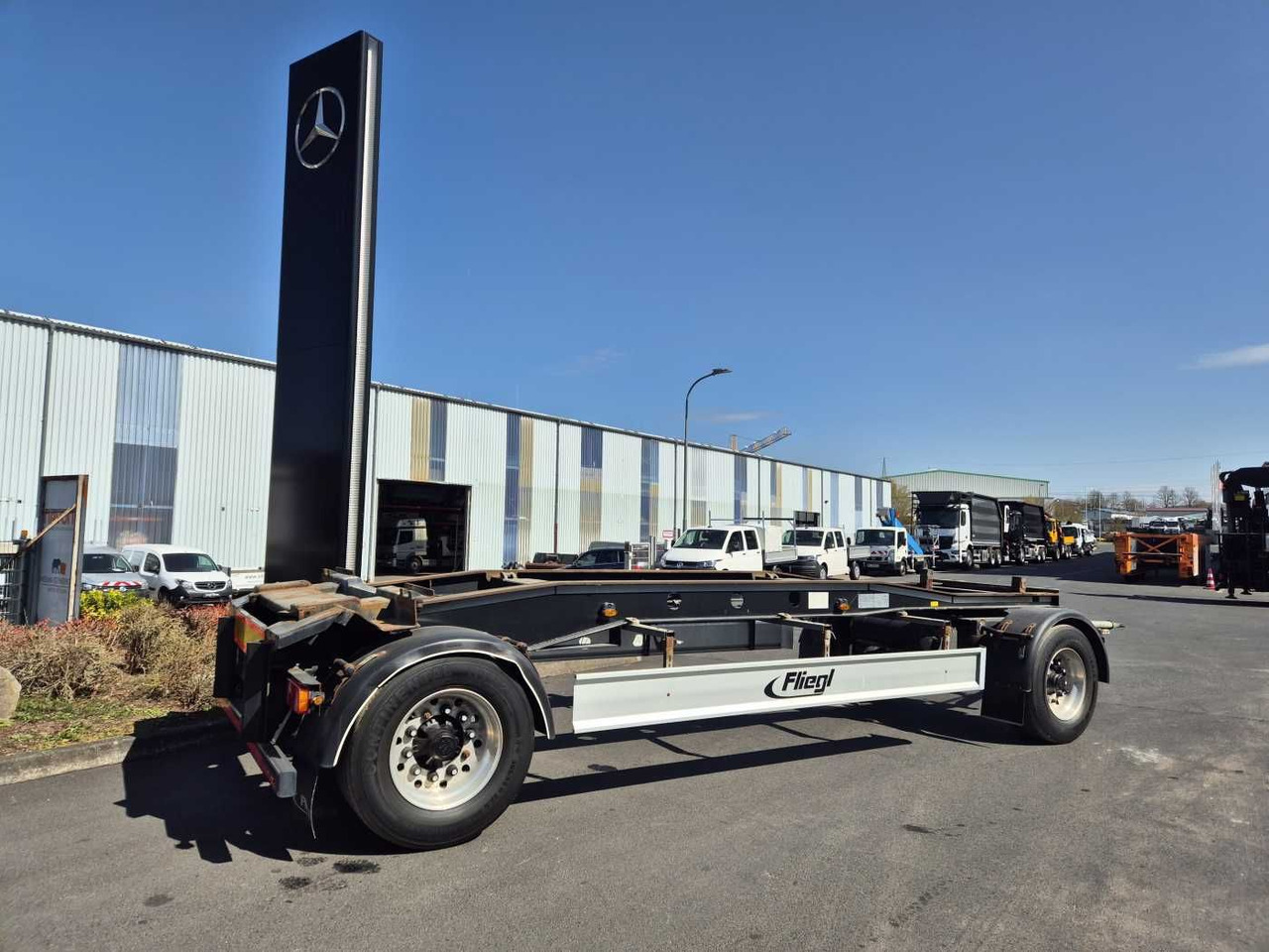 Fliegl ZPS180 Abroll-Container Tropper Pellet-Silo 22m³ Fliegl ZPS180 Abroll-Container Tropper Pellet-Silo 22m³ - 롤오프/ 스킵 트레일러 : 사진 4 Fliegl ZPS180 Abroll-Container Tropper Pellet-Silo 22m³ Fliegl ZPS180 Abroll-Container Tropper Pellet-Silo 22m³ - 롤오프/ 스킵 트레일러 : 사진 4