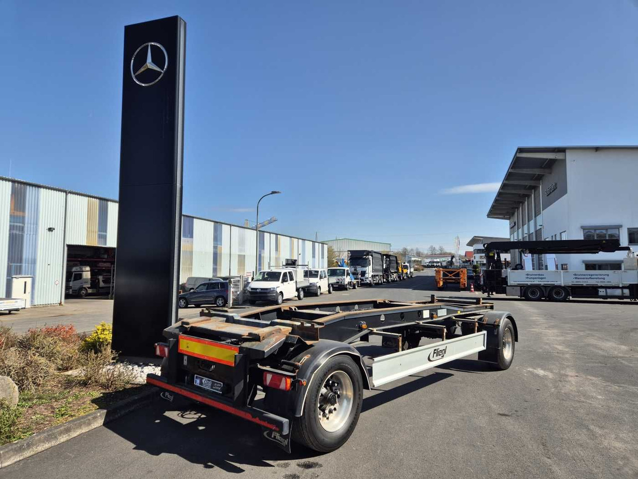 Fliegl ZPS180 Abroll-Container Tropper Pellet-Silo 22m³ Fliegl ZPS180 Abroll-Container Tropper Pellet-Silo 22m³ - 롤오프/ 스킵 트레일러 : 사진 1 Fliegl ZPS180 Abroll-Container Tropper Pellet-Silo 22m³ Fliegl ZPS180 Abroll-Container Tropper Pellet-Silo 22m³ - 롤오프/ 스킵 트레일러 : 사진 1
