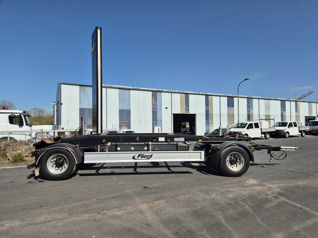 Fliegl ZPS180 Abroll-Container Tropper Pellet-Silo 22m³ Fliegl ZPS180 Abroll-Container Tropper Pellet-Silo 22m³ - 롤오프/ 스킵 트레일러 : 사진 5 Fliegl ZPS180 Abroll-Container Tropper Pellet-Silo 22m³ Fliegl ZPS180 Abroll-Container Tropper Pellet-Silo 22m³ - 롤오프/ 스킵 트레일러 : 사진 5