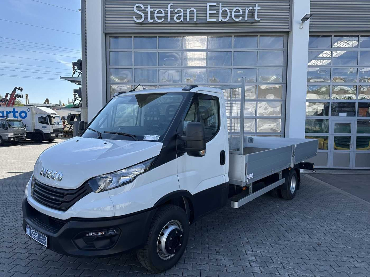 Iveco 60C16H 3.0L *R4.350mm*AHK*3-Sitze*Klima* - 플랫베드 밴 : 사진 1 Iveco 60C16H 3.0L *R4.350mm*AHK*3-Sitze*Klima* - 플랫베드 밴 : 사진 1
