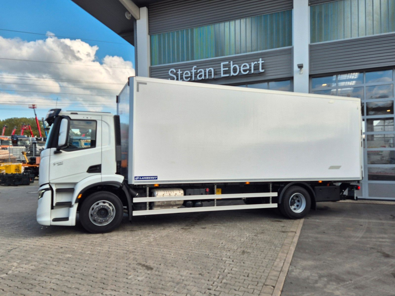 Iveco AD190S40/FP Lamberet Mitsubishi LBW Tür AHK - 냉동탑차 : 사진 5 Iveco AD190S40/FP Lamberet Mitsubishi LBW Tür AHK - 냉동탑차 : 사진 5