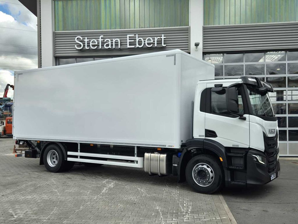 Iveco AD190S40/P 4x2 Ladebordwand 2.000kg Navi ACC Iveco AD190S40/P 4x2 Ladebordwand 2.000kg Navi ACC - 박스 트럭 : 사진 3 Iveco AD190S40/P 4x2 Ladebordwand 2.000kg Navi ACC Iveco AD190S40/P 4x2 Ladebordwand 2.000kg Navi ACC - 박스 트럭 : 사진 3