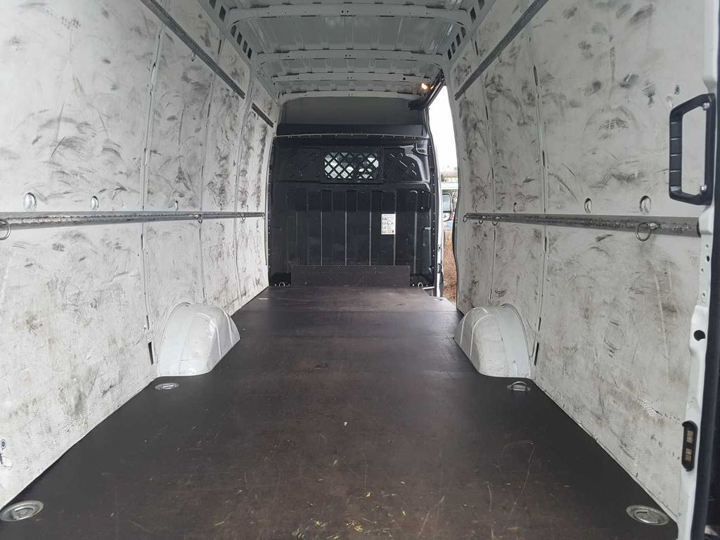 패널 밴 Iveco Daily 35 S 16 V *Klima*L4.100mm* Iveco Daily 35 S 16 V *Klima*L4.100mm* : 사진 6 패널 밴 Iveco Daily 35 S 16 V *Klima*L4.100mm* Iveco Daily 35 S 16 V *Klima*L4.100mm* : 사진 6