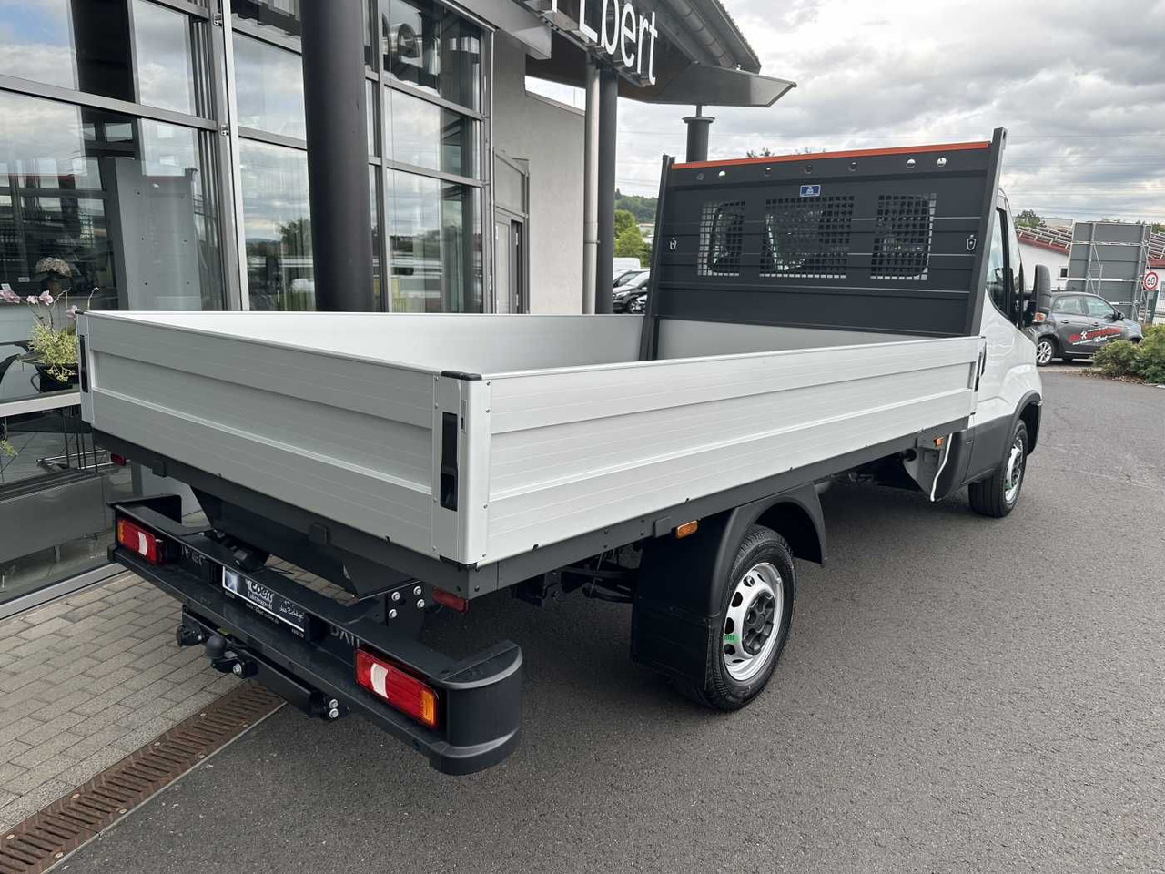 Iveco Daily 35S16 A8 Pritsche *R3.450mm*AHK* - 플랫베드 밴 : 사진 4 Iveco Daily 35S16 A8 Pritsche *R3.450mm*AHK* - 플랫베드 밴 : 사진 4