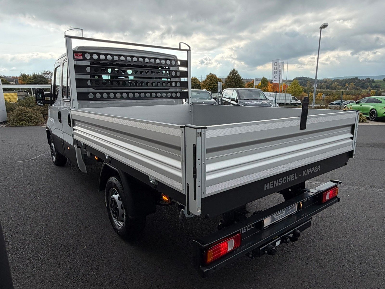 Iveco Daily 35S16 A8 *R.3450mm*Automatik*AHK*7-Sitze* - 덤프 밴, 콤비 밴 : 사진 4 Iveco Daily 35S16 A8 *R.3450mm*Automatik*AHK*7-Sitze* - 덤프 밴, 콤비 밴 : 사진 4