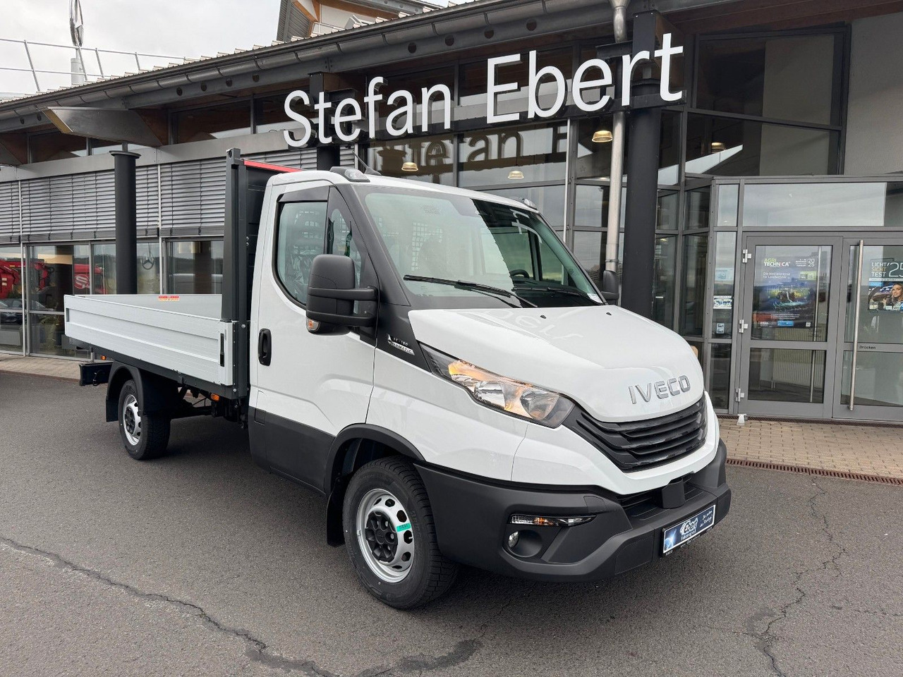 Iveco Daily 35S16 A8 *R3.450mm*Automatik*AHK*Kamera* - 플랫베드 밴 : 사진 1 Iveco Daily 35S16 A8 *R3.450mm*Automatik*AHK*Kamera* - 플랫베드 밴 : 사진 1