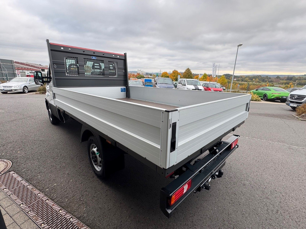 Iveco Daily 35S16 A8 *R3.450mm*Automatik*AHK*Kamera* - 플랫베드 밴 : 사진 4 Iveco Daily 35S16 A8 *R3.450mm*Automatik*AHK*Kamera* - 플랫베드 밴 : 사진 4