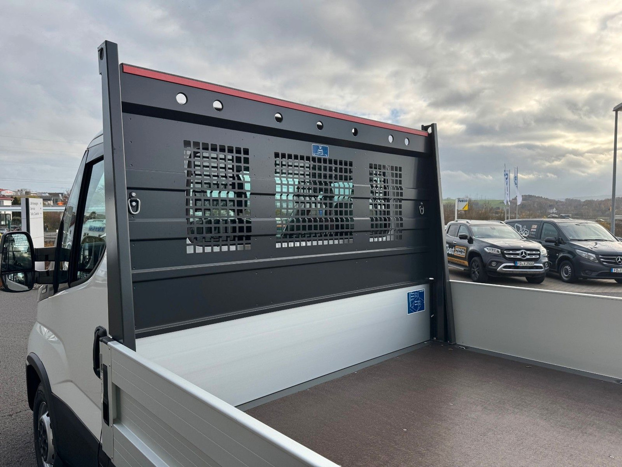 Iveco Daily 35S16 *R.3750mm*Automatik*AHK*Kamera* - 플랫베드 밴 : 사진 5 Iveco Daily 35S16 *R.3750mm*Automatik*AHK*Kamera* - 플랫베드 밴 : 사진 5