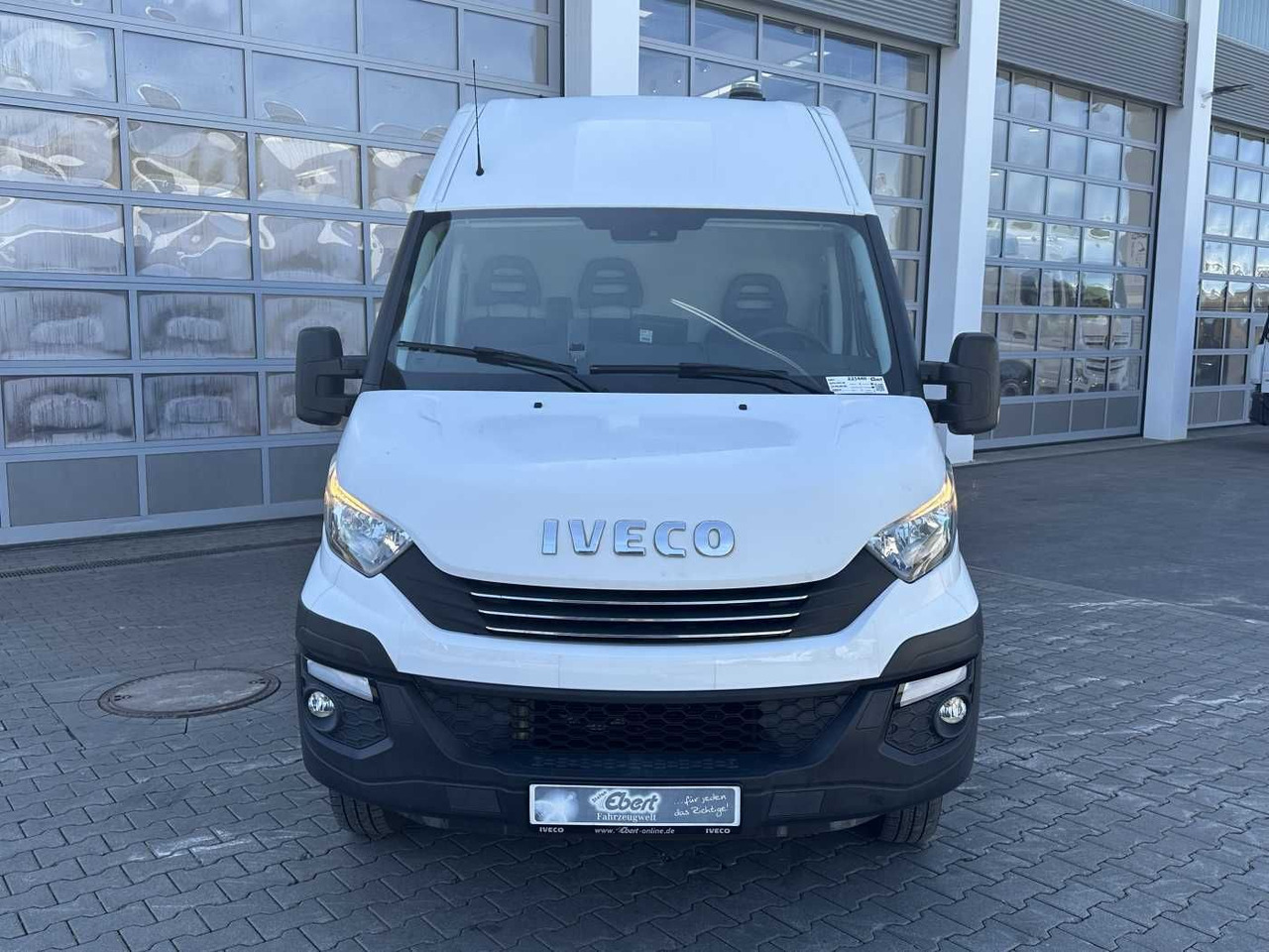 Iveco Daily 50C16 R4.100mm *AHK*Automatik*Ladekran* - 패널 밴 : 사진 2 Iveco Daily 50C16 R4.100mm *AHK*Automatik*Ladekran* - 패널 밴 : 사진 2