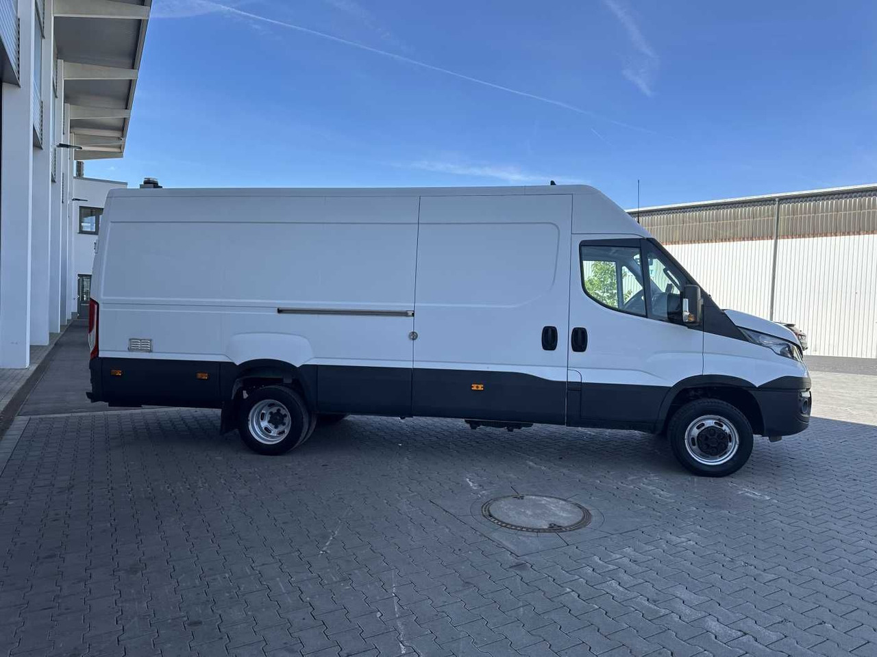 Iveco Daily 50C16 R4.100mm *AHK*Automatik*Ladekran* - 패널 밴 : 사진 4 Iveco Daily 50C16 R4.100mm *AHK*Automatik*Ladekran* - 패널 밴 : 사진 4