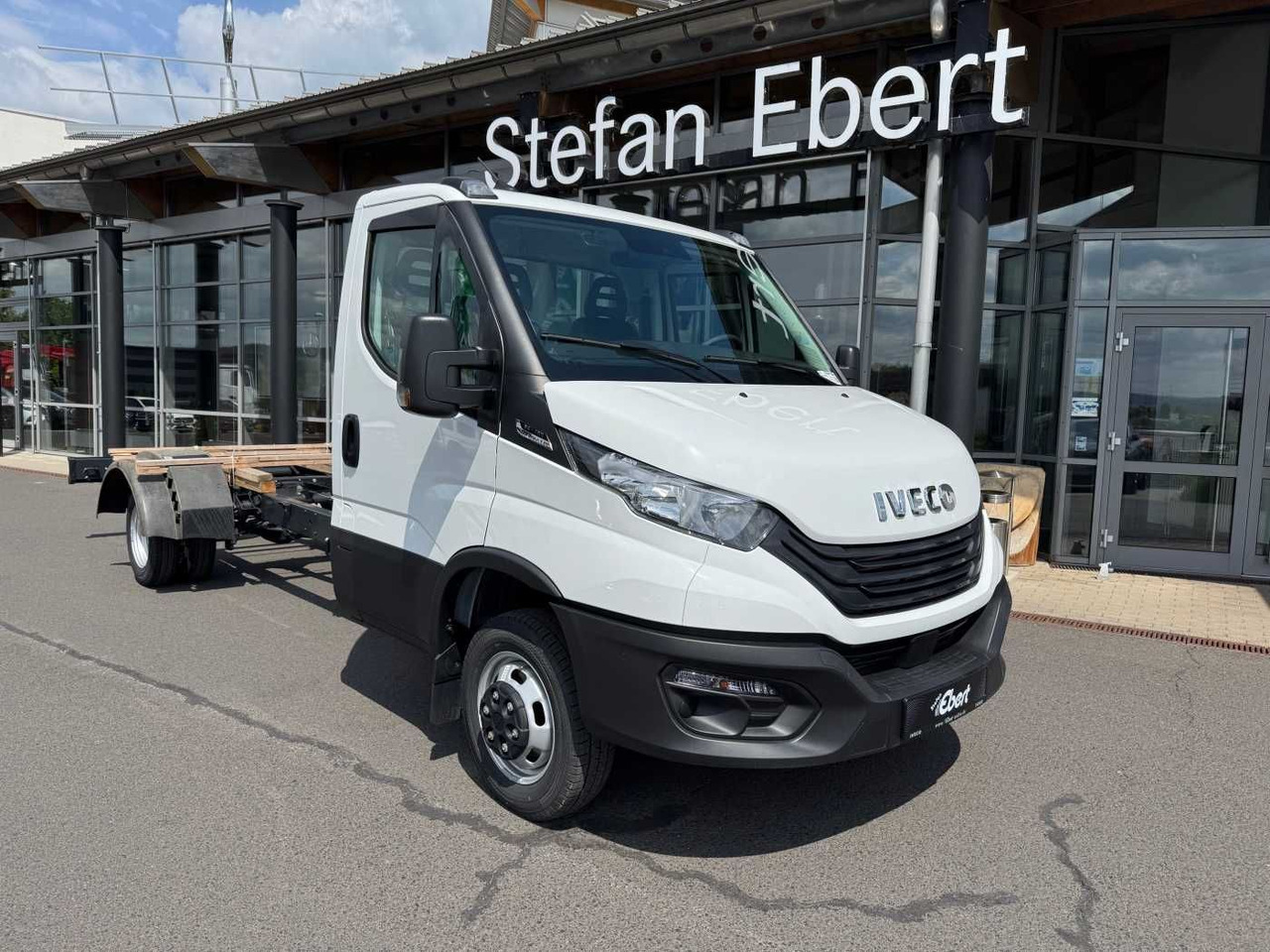 Iveco Daily 50C18 HA8 3.0L  *R4.350mm*Klima*Automatik* - 캡 새시 트럭 : 사진 1 Iveco Daily 50C18 HA8 3.0L  *R4.350mm*Klima*Automatik* - 캡 새시 트럭 : 사진 1