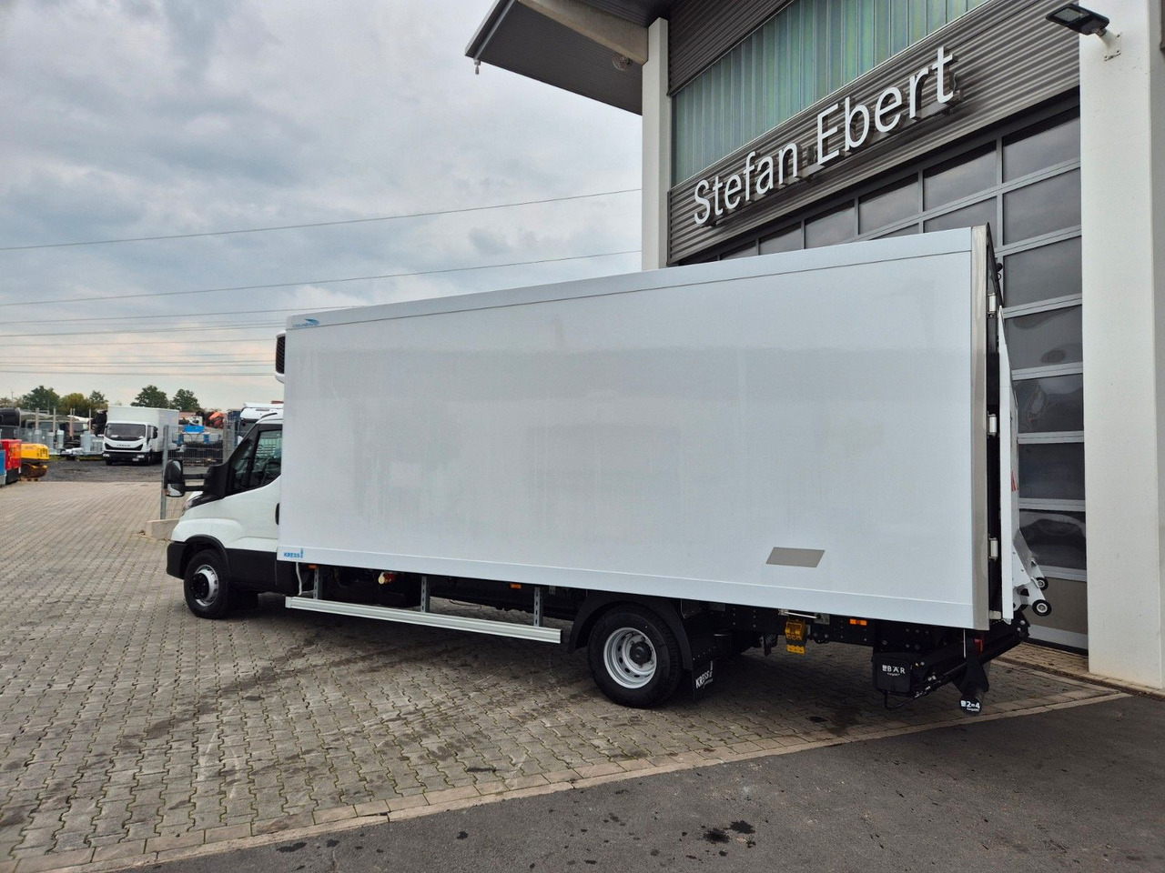 Iveco Daily 70C18 A8 3.0L *R5.100mm*LBW*Luft*Automatik - 냉동 밴 : 사진 4 Iveco Daily 70C18 A8 3.0L *R5.100mm*LBW*Luft*Automatik - 냉동 밴 : 사진 4