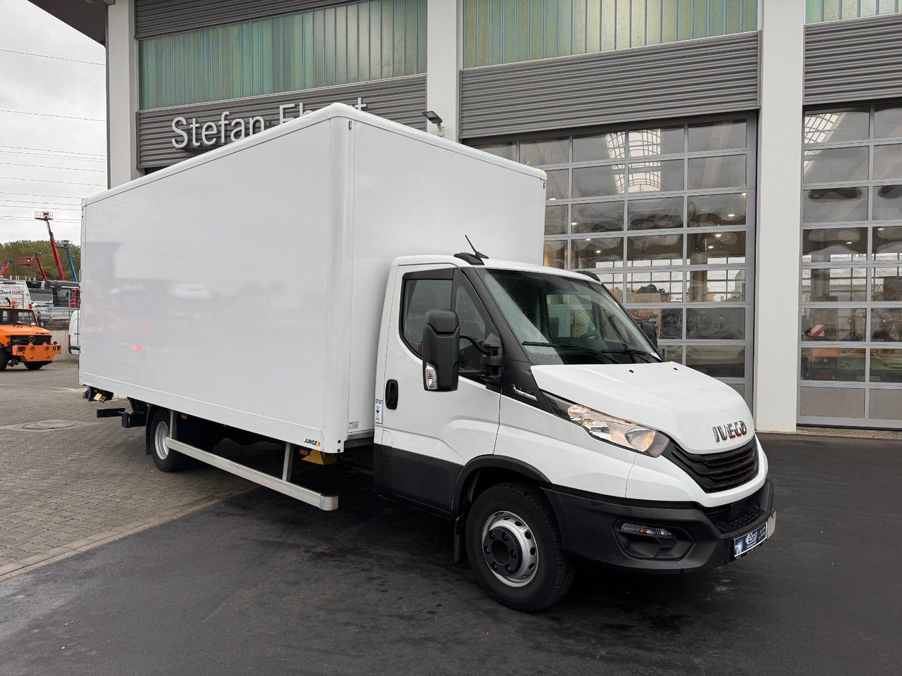 Iveco Daily 70C18 A8 *Koffer*LBW*Automatik* - 박스 밴 : 사진 1 Iveco Daily 70C18 A8 *Koffer*LBW*Automatik* - 박스 밴 : 사진 1
