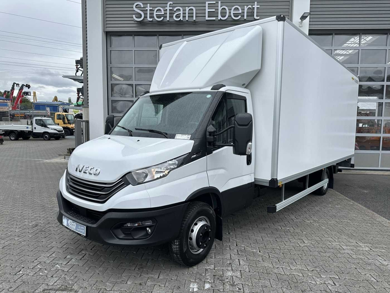Iveco Daily 70C18 HA8 *R5.100mm*LBW*Luft*Automatik* - 박스 밴 : 사진 1 Iveco Daily 70C18 HA8 *R5.100mm*LBW*Luft*Automatik* - 박스 밴 : 사진 1