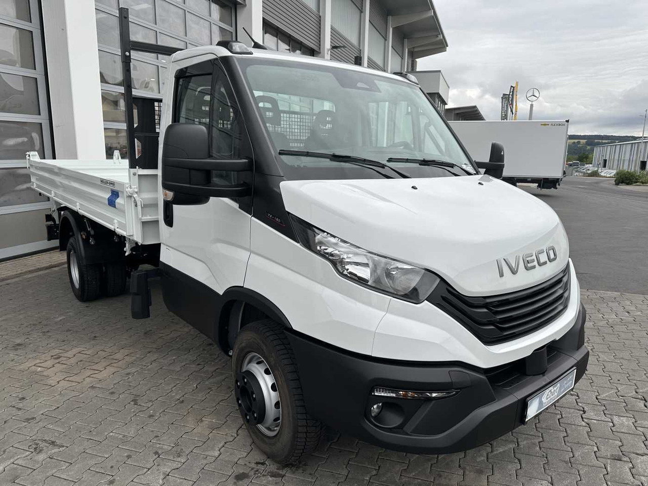Iveco Daily 70C18H 3-S.-Kipper *R3.750mm*2xAHK* - 덤프 밴 : 사진 3 Iveco Daily 70C18H 3-S.-Kipper *R3.750mm*2xAHK* - 덤프 밴 : 사진 3