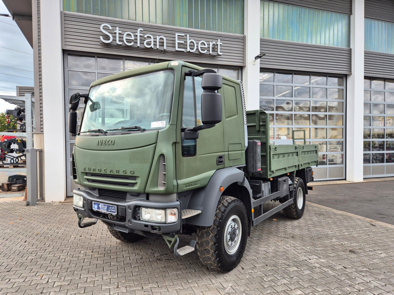 Iveco Eurocargo ML100E22WM-BW 4x4 Pritsche L-Haus Bett - 드롭사이드/ 플랫베드 트럭 : 사진 1 Iveco Eurocargo ML100E22WM-BW 4x4 Pritsche L-Haus Bett - 드롭사이드/ 플랫베드 트럭 : 사진 1