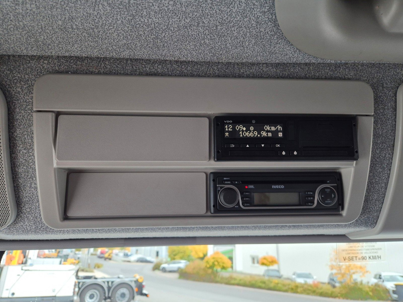 드롭사이드/ 플랫베드 트럭 Iveco Eurocargo ML100E22WM-BW 4x4 Pritsche L-Haus Bett : 사진 19 드롭사이드/ 플랫베드 트럭 Iveco Eurocargo ML100E22WM-BW 4x4 Pritsche L-Haus Bett : 사진 19