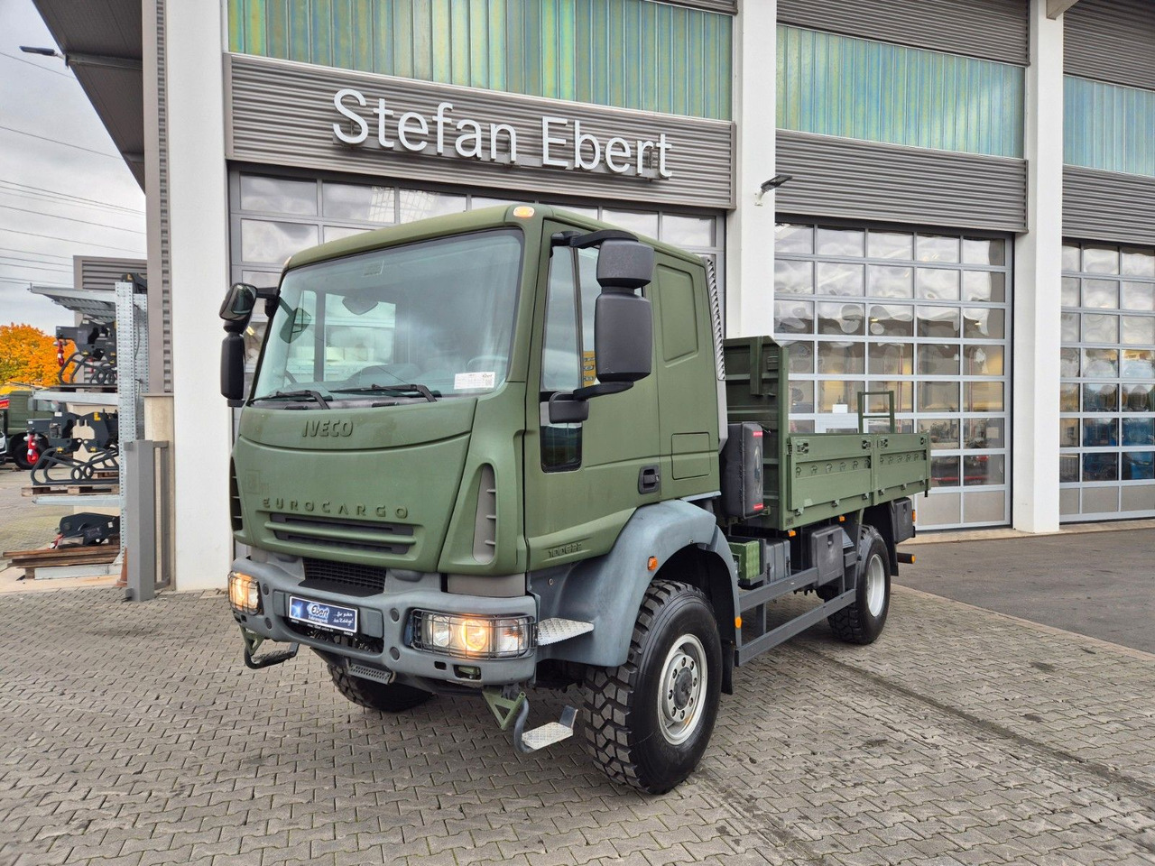 Iveco Eurocargo ML100E22WM-BW 4x4 Pritsche L-Haus Bett - 드롭사이드/ 플랫베드 트럭 : 사진 3 Iveco Eurocargo ML100E22WM-BW 4x4 Pritsche L-Haus Bett - 드롭사이드/ 플랫베드 트럭 : 사진 3