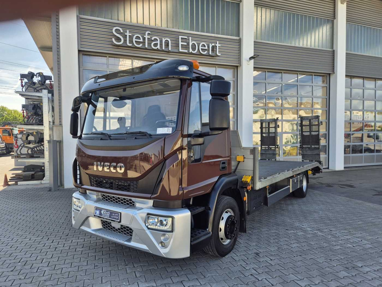 Iveco Eurocargo ML140E25/P Maschinentransporter Winde - 자동 운반 장치 트럭 : 사진 1 Iveco Eurocargo ML140E25/P Maschinentransporter Winde - 자동 운반 장치 트럭 : 사진 1