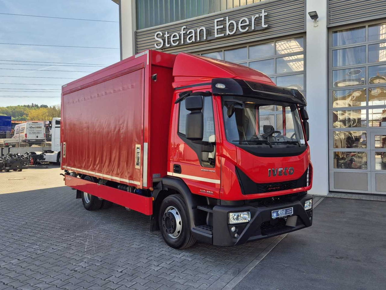 Iveco Eurocargo ML140E25/P Schiebeplanen LBW 1.500kg - 음료 트럭 : 사진 3 Iveco Eurocargo ML140E25/P Schiebeplanen LBW 1.500kg - 음료 트럭 : 사진 3