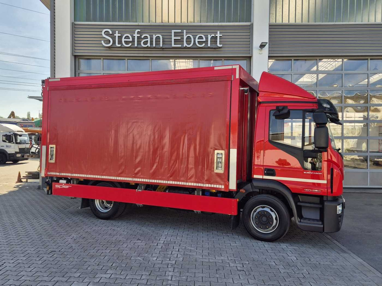 Iveco Eurocargo ML140E25/P Schiebeplanen LBW 1.500kg - 음료 트럭 : 사진 5 Iveco Eurocargo ML140E25/P Schiebeplanen LBW 1.500kg - 음료 트럭 : 사진 5