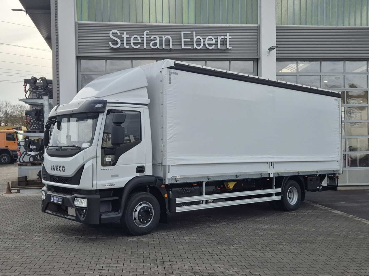 Iveco Eurocargo ML140E28/P LBW Bär Schiebeplane AHK - 커튼사이더 트럭 : 사진 3 Iveco Eurocargo ML140E28/P LBW Bär Schiebeplane AHK - 커튼사이더 트럭 : 사진 3