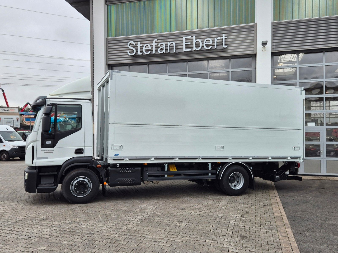 Iveco Eurocargo ML160E28/FP Böse Schwenkwand LBW 2xAHK - 음료 트럭 : 사진 5 Iveco Eurocargo ML160E28/FP Böse Schwenkwand LBW 2xAHK - 음료 트럭 : 사진 5