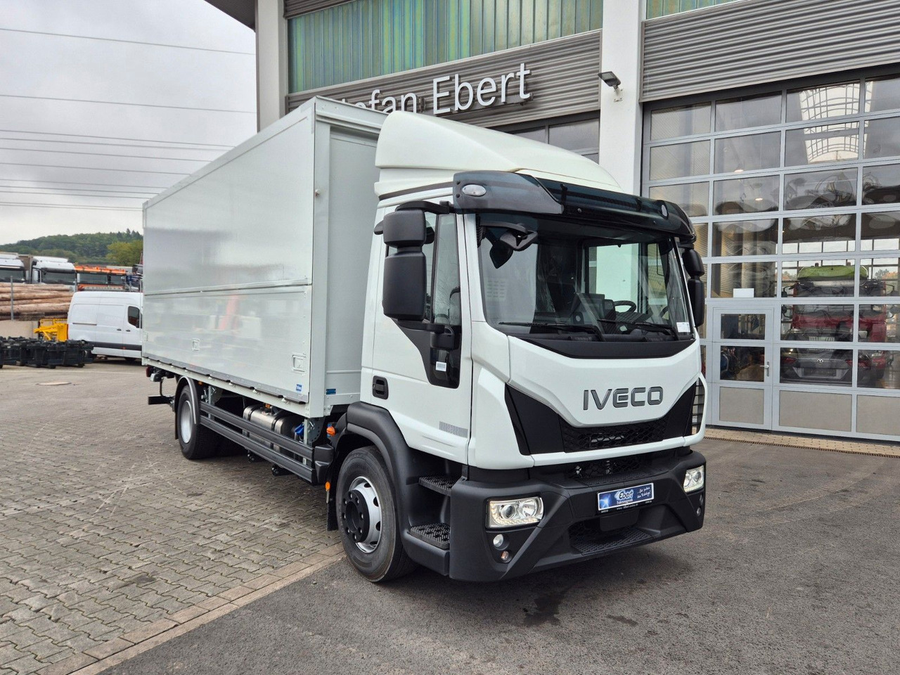 Iveco Eurocargo ML160E28/FP Böse Schwenkwand LBW 2xAHK - 음료 트럭 : 사진 4 Iveco Eurocargo ML160E28/FP Böse Schwenkwand LBW 2xAHK - 음료 트럭 : 사진 4