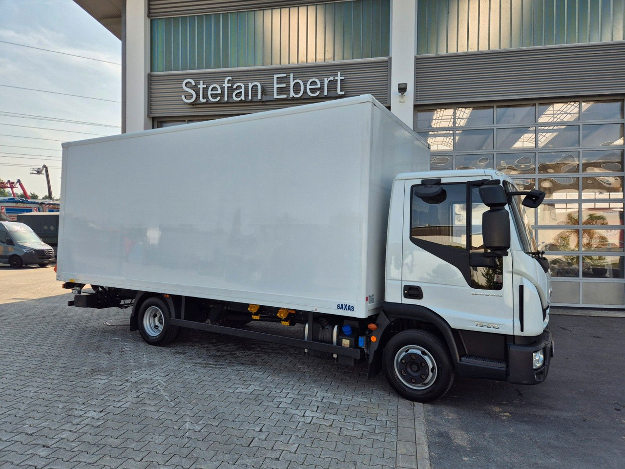 Iveco Eurocargo ML75E21/P LBW 3 Sitze Klima ACC 4 St. - 박스 밴 : 사진 4 Iveco Eurocargo ML75E21/P LBW 3 Sitze Klima ACC 4 St. - 박스 밴 : 사진 4