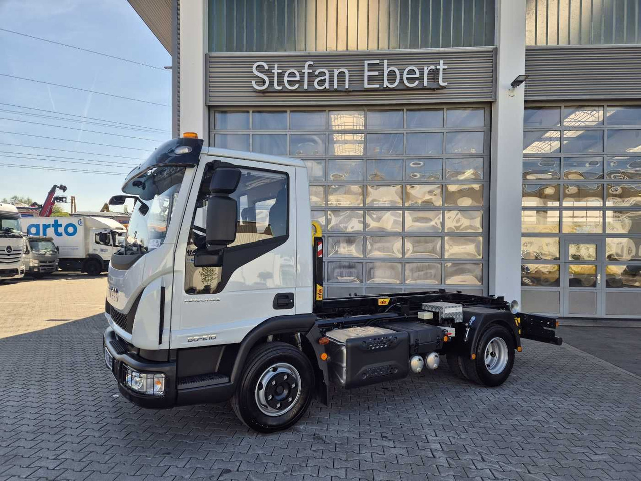 Iveco Eurocargo ML80E21K 4x2 Hyva 05-32-K-DIN-BF 2xAHK - 후크 리프트 트럭 : 사진 3 Iveco Eurocargo ML80E21K 4x2 Hyva 05-32-K-DIN-BF 2xAHK - 후크 리프트 트럭 : 사진 3