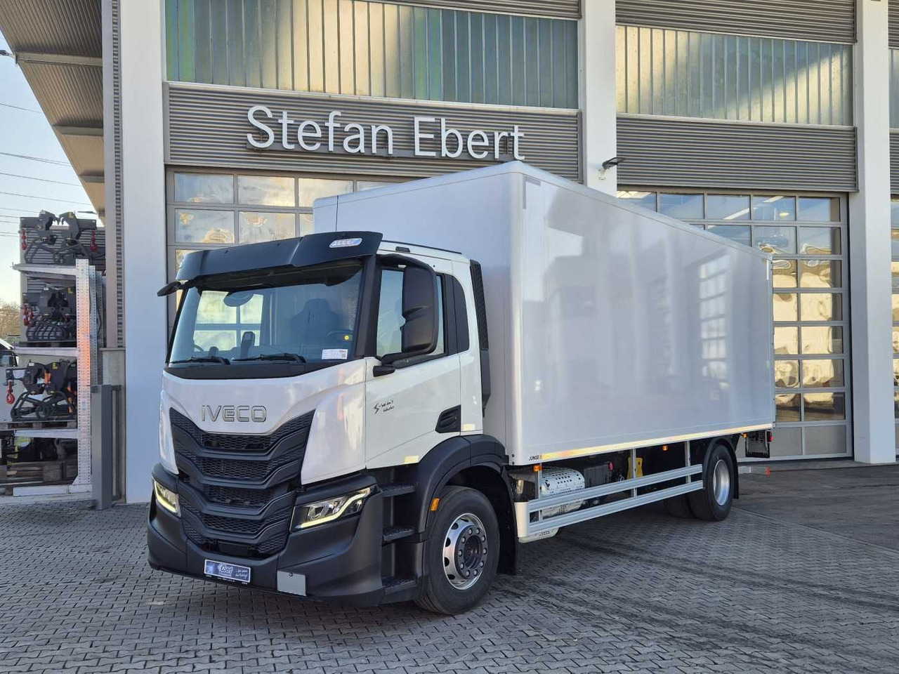Iveco S-Way AD190S40/P Junge AHK LBW 2.000kg - 박스 트럭 : 사진 1 Iveco S-Way AD190S40/P Junge AHK LBW 2.000kg - 박스 트럭 : 사진 1