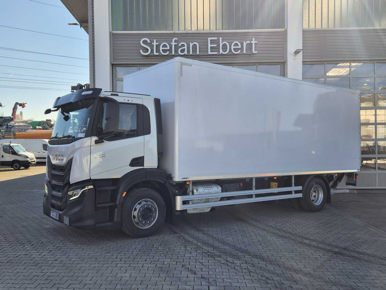 Iveco S-Way AD190S40/P Junge AHK LBW 2.000kg - 박스 트럭 : 사진 3 Iveco S-Way AD190S40/P Junge AHK LBW 2.000kg - 박스 트럭 : 사진 3