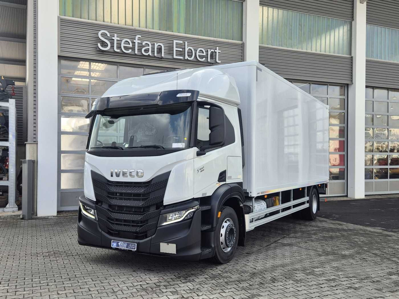 Iveco S Way AT190S40/P LBW Tür AHK Navi Bett - 박스 트럭 : 사진 1 Iveco S Way AT190S40/P LBW Tür AHK Navi Bett - 박스 트럭 : 사진 1
