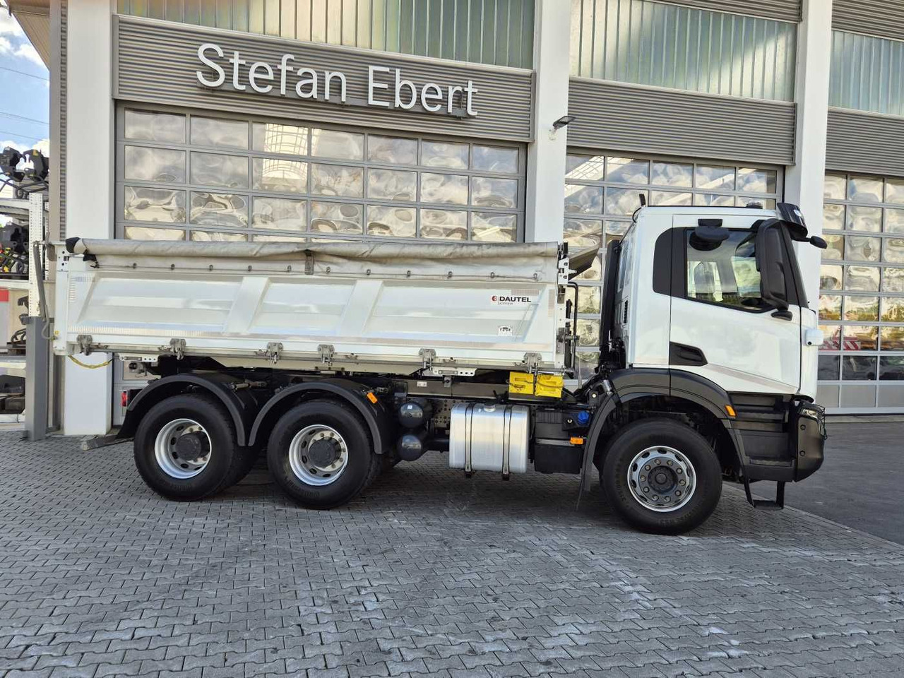 Iveco X-Way AD300X48Z HR 6x4 Intarder Bordmatic Kamera - 덤프트럭 : 사진 5 Iveco X-Way AD300X48Z HR 6x4 Intarder Bordmatic Kamera - 덤프트럭 : 사진 5