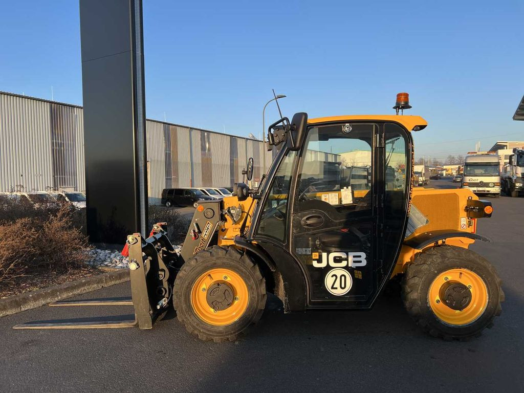 JCB 514-40 / nur 108h / 2023 / Eigengewicht: 2.700kg JCB 514-40 / nur 108h / 2023 / Eigengewicht: 2.700kg - 텔레스코픽 핸들러 : 사진 2 JCB 514-40 / nur 108h / 2023 / Eigengewicht: 2.700kg JCB 514-40 / nur 108h / 2023 / Eigengewicht: 2.700kg - 텔레스코픽 핸들러 : 사진 2