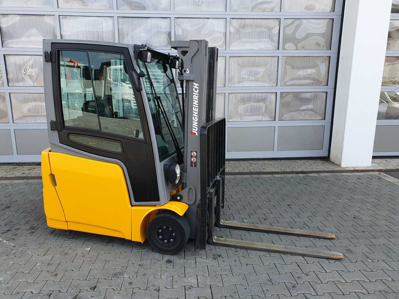 Jungheinrich EFG 215 / Triplex: 4.25m! / SS / 4.166h / 2024 - 전기 지게차 : 사진 2 Jungheinrich EFG 215 / Triplex: 4.25m! / SS / 4.166h / 2024 - 전기 지게차 : 사진 2