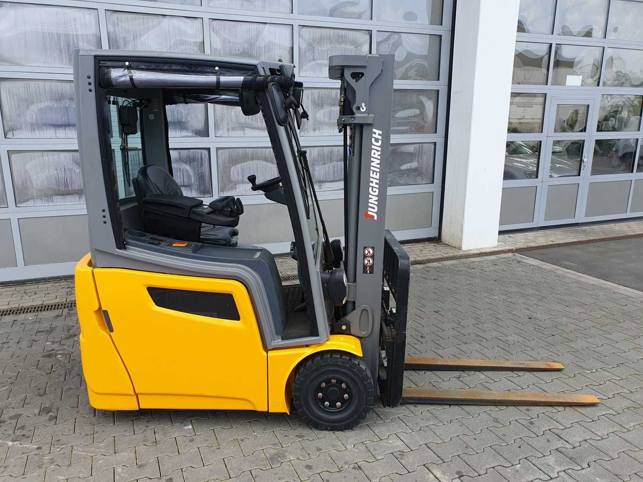 Jungheinrich EFG 215 / Triplex: 4.25m! / SS / nur 1.368h! - 전기 지게차 : 사진 3 Jungheinrich EFG 215 / Triplex: 4.25m! / SS / nur 1.368h! - 전기 지게차 : 사진 3