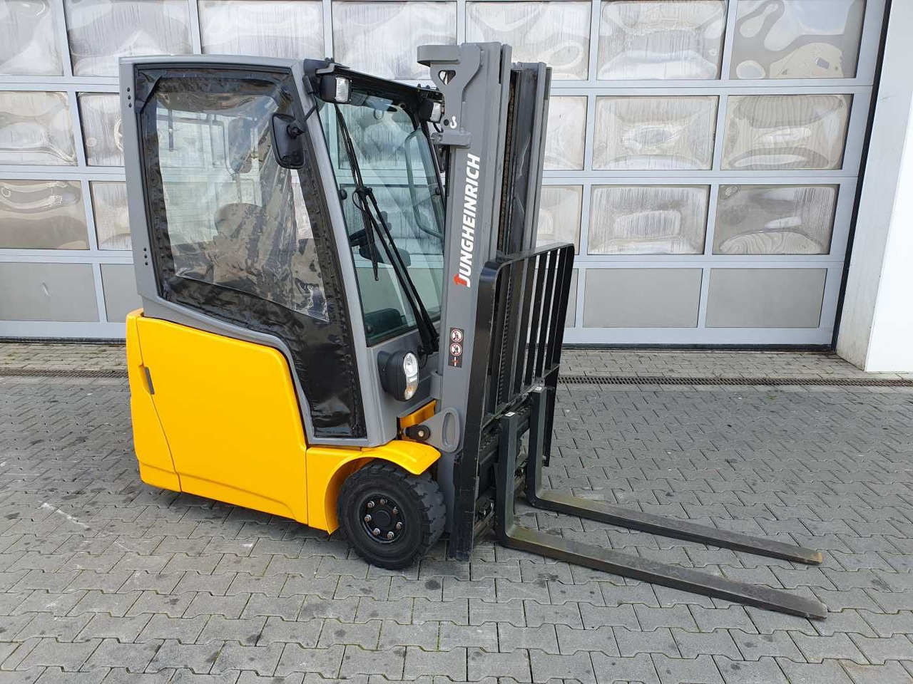 Jungheinrich EFG 215 / Triplex 4.25m / SS / nur 1.680h / 2021 - 전기 지게차 : 사진 2 Jungheinrich EFG 215 / Triplex 4.25m / SS / nur 1.680h / 2021 - 전기 지게차 : 사진 2
