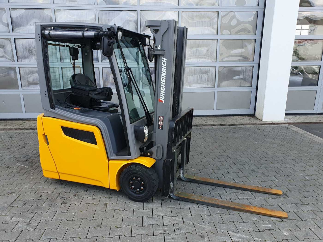 Jungheinrich EFG 215 / Triplex: 4.25m! / SS / nur 2.184h! - 전기 지게차 : 사진 2 Jungheinrich EFG 215 / Triplex: 4.25m! / SS / nur 2.184h! - 전기 지게차 : 사진 2
