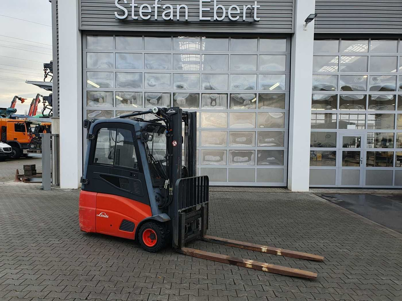 Linde E18 - 01 / Triplex: 4.50m! / SS / nur 5.672h! - 전기 지게차 : 사진 1 Linde E18 - 01 / Triplex: 4.50m! / SS / nur 5.672h! - 전기 지게차 : 사진 1