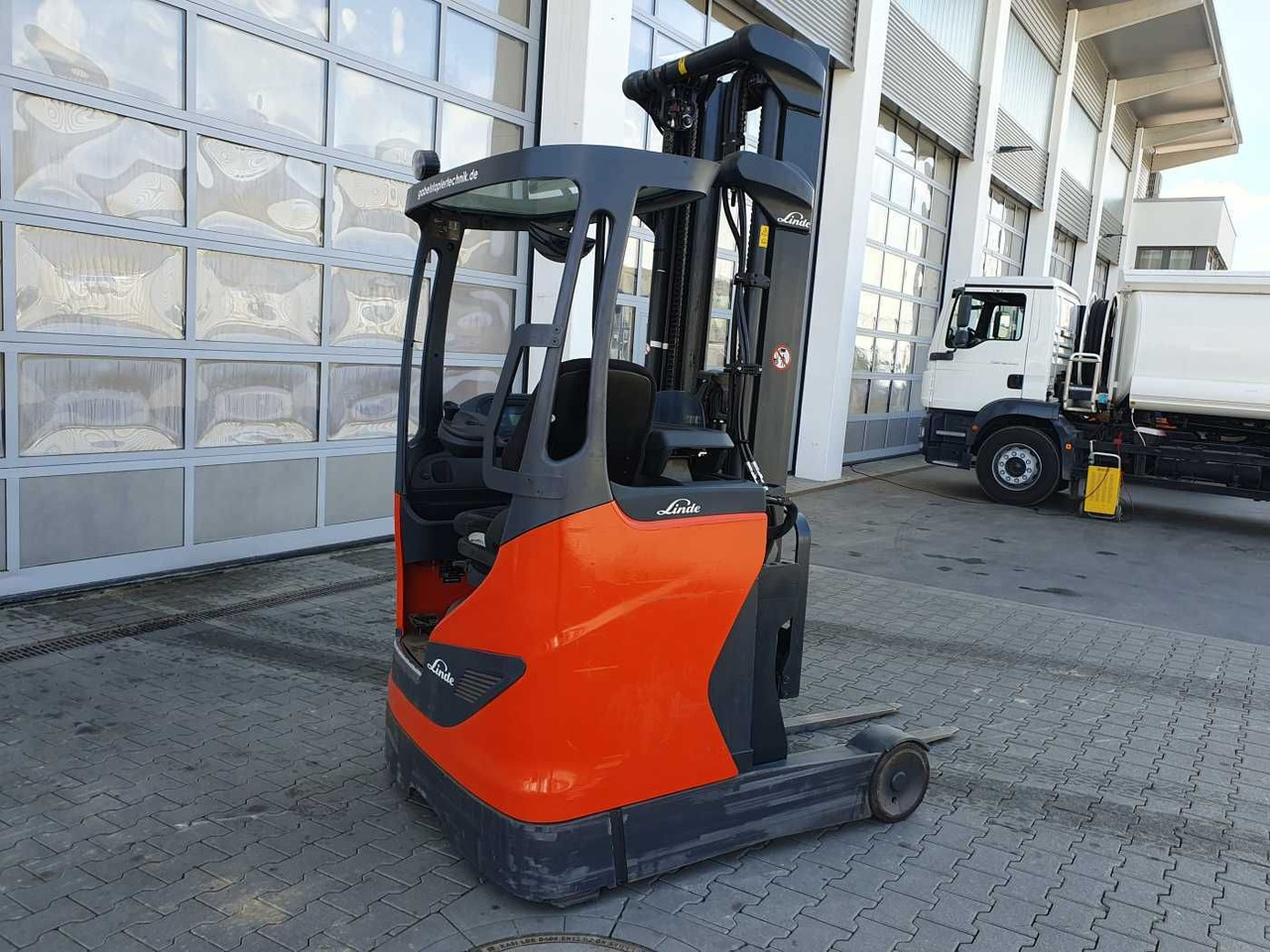 Linde R12B-01 / nur 2.394h! / Hubhöhe: 6m / 2015 - 리치 트럭 : 사진 4 Linde R12B-01 / nur 2.394h! / Hubhöhe: 6m / 2015 - 리치 트럭 : 사진 4