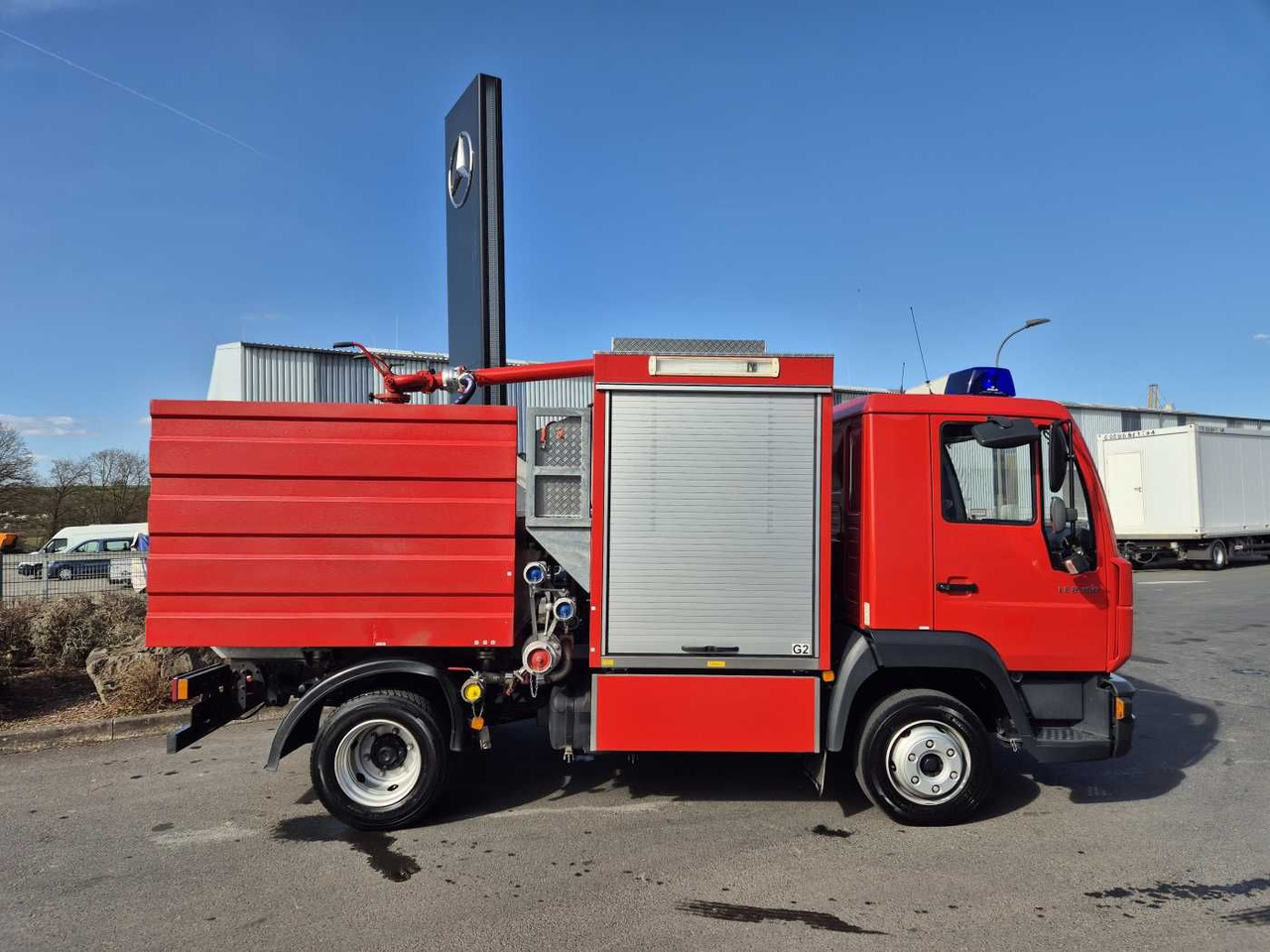 MAN LE 8.150 Schaumlöschfahrzeug Schmitz SLF25/25 - 트럭 : 사진 5 MAN LE 8.150 Schaumlöschfahrzeug Schmitz SLF25/25 - 트럭 : 사진 5