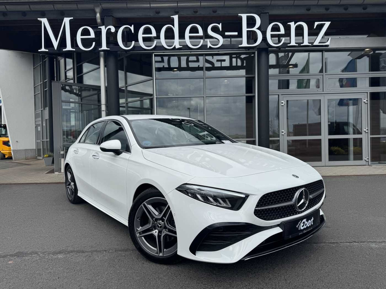 Mercedes-Benz A 200d AMG+AHK+Ambiente+RFK+MBUX+LED+IHC - 세단 : 사진 1 Mercedes-Benz A 200d AMG+AHK+Ambiente+RFK+MBUX+LED+IHC - 세단 : 사진 1