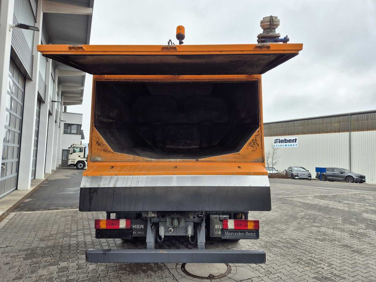 거리 청소 차량 Mercedes-Benz Actros 2032 A 4x4 Bucher STKF 9500 Airport : 사진 9