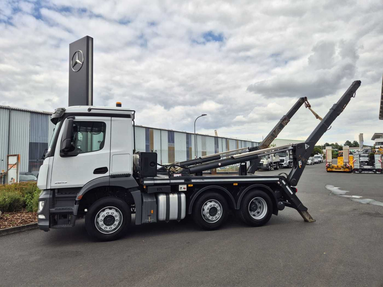 Mercedes-Benz Arocs 2643 L 6x2/4 VDL AHK Funk Vorlaufachse - 덤프트럭 : 사진 4 Mercedes-Benz Arocs 2643 L 6x2/4 VDL AHK Funk Vorlaufachse - 덤프트럭 : 사진 4