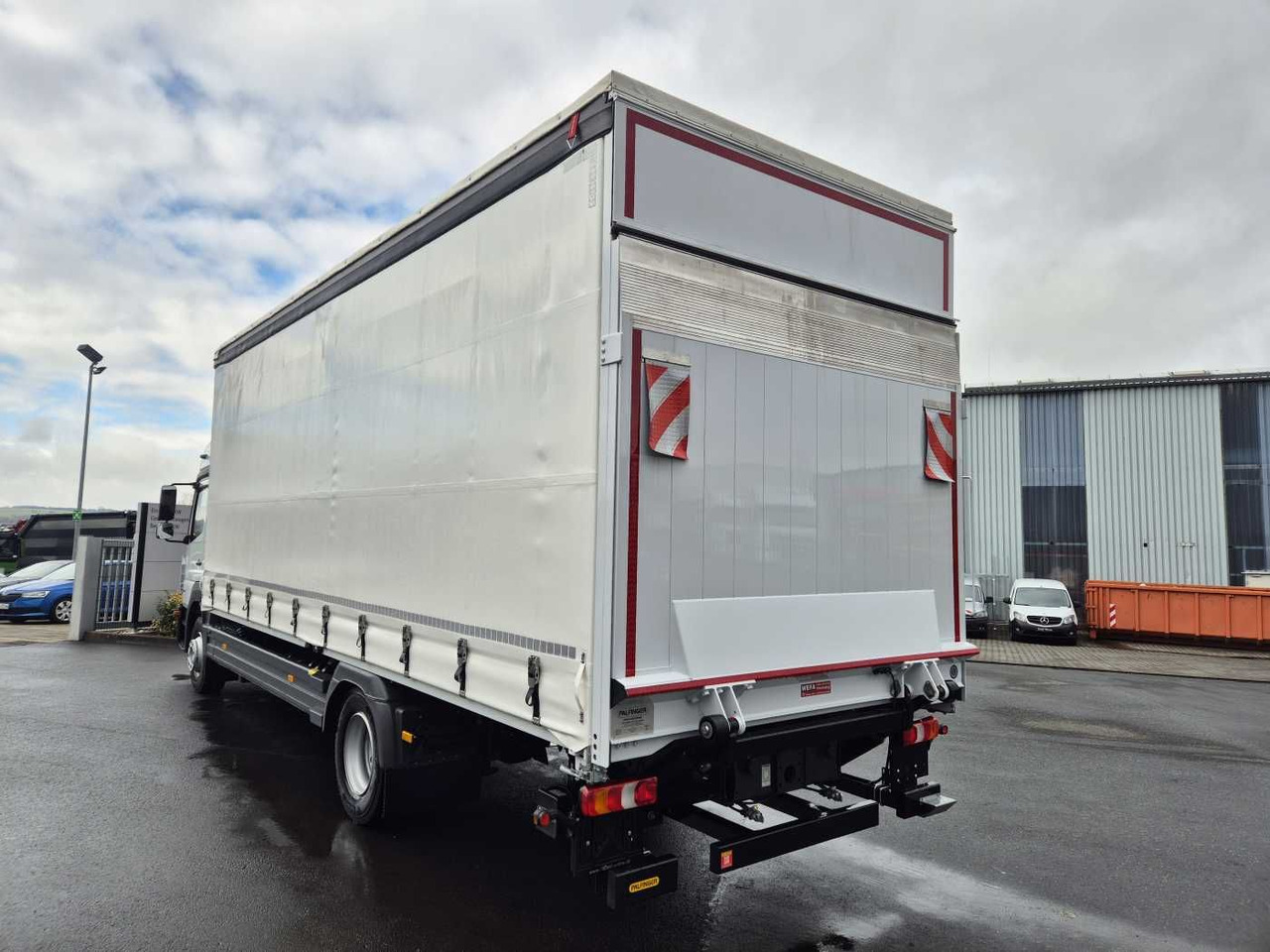 Mercedes-Benz Atego 1527 L L-Haus LBW Palfinger 1.500kg 2 Bett - 커튼사이더 트럭 : 사진 5 Mercedes-Benz Atego 1527 L L-Haus LBW Palfinger 1.500kg 2 Bett - 커튼사이더 트럭 : 사진 5