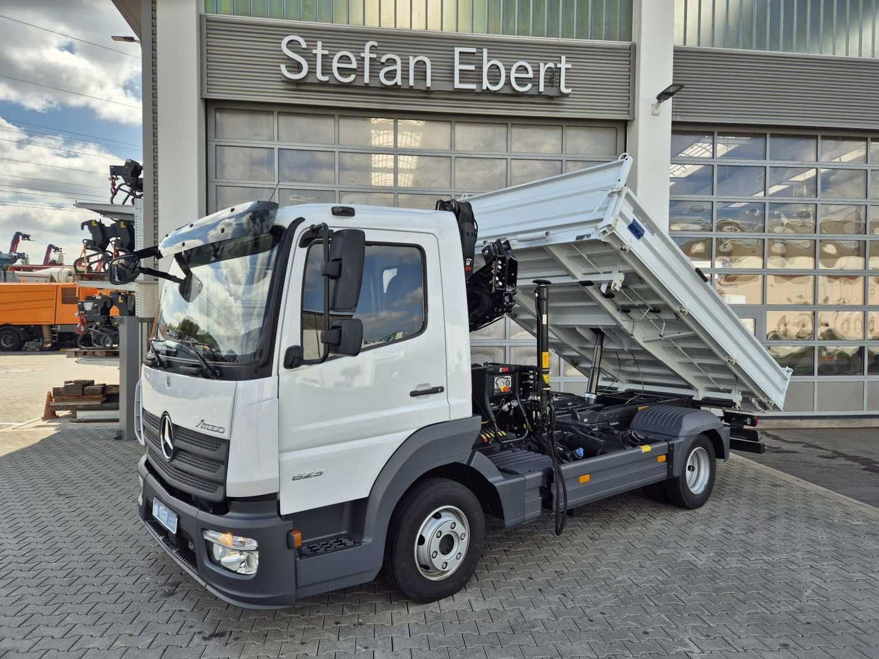 Mercedes-Benz Atego 823 KK Kipper+Kran+Funk+Greifersteuerung - 덤프 밴 : 사진 1 Mercedes-Benz Atego 823 KK Kipper+Kran+Funk+Greifersteuerung - 덤프 밴 : 사진 1