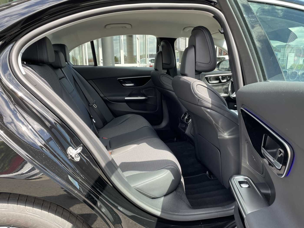 세단 Mercedes-Benz C 180 9G Avantgarde Memory+Distr+ 360°+Keyless+L : 사진 7 세단 Mercedes-Benz C 180 9G Avantgarde Memory+Distr+ 360°+Keyless+L : 사진 7