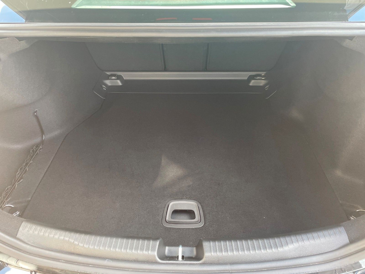 리스 Mercedes-Benz C 200 d AVANTGARDE 360°+TOTW+Carplay+Ambiente Mercedes-Benz C 200 d AVANTGARDE 360°+TOTW+Carplay+Ambiente : 사진 7 리스 Mercedes-Benz C 200 d AVANTGARDE 360°+TOTW+Carplay+Ambiente Mercedes-Benz C 200 d AVANTGARDE 360°+TOTW+Carplay+Ambiente : 사진 7