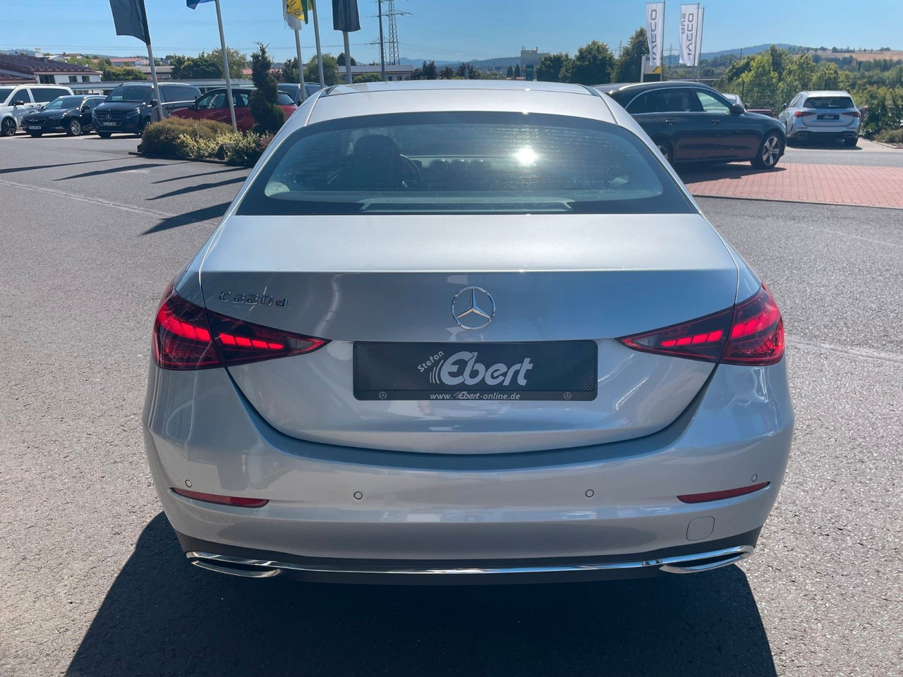 Mercedes-Benz C 220 d AVANTGARDE R-Kamera+Carplay+TotW+Ambient - 세단 : 사진 4 Mercedes-Benz C 220 d AVANTGARDE R-Kamera+Carplay+TotW+Ambient - 세단 : 사진 4